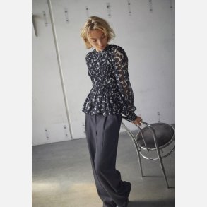 Sisters Point Uda Bluse