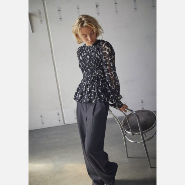 Sisters Point Uda Bluse