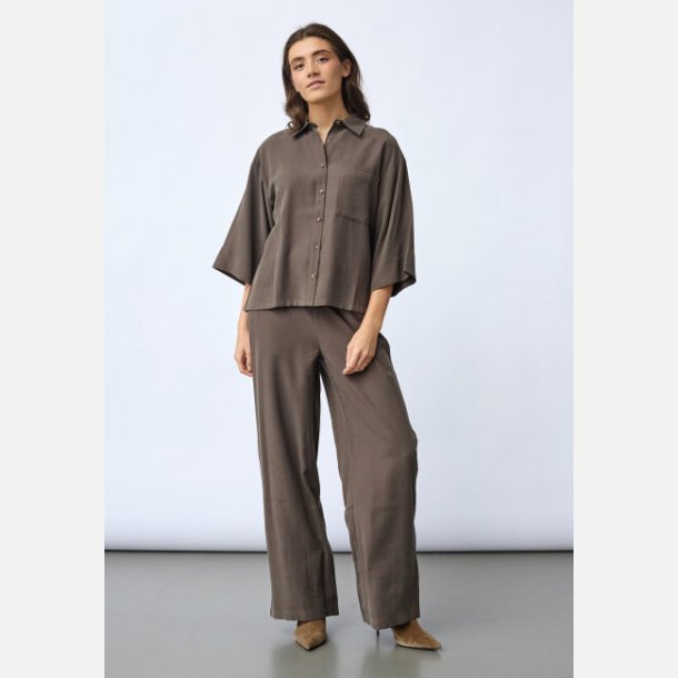 Sisters Point Verina Shirt Dark Earth 