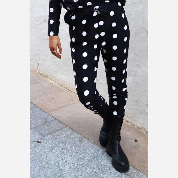 Liberte Essentiel Alma Pants Black Big Dot