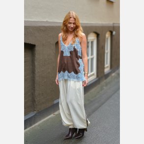 PREORDER A-View Sweat Top Brown