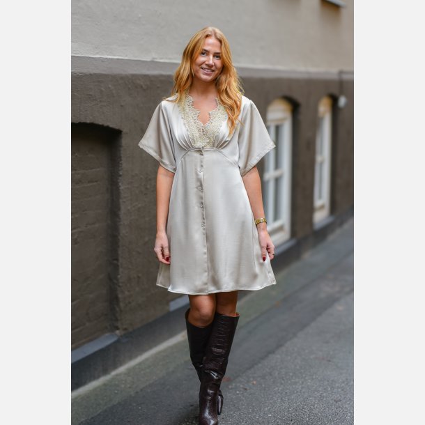 PREORDER A-View Sille Dress Sand