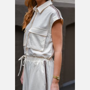 PREORDER A-View Sixteen Vest Sand