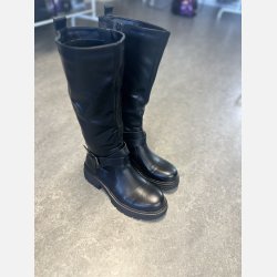 Shiny Besty St�vle Sort 