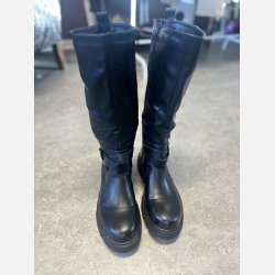 Shiny Besty St�vle Sort 