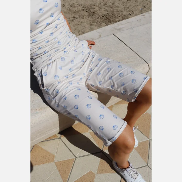 Liberte Essentiel Alma Long Shorts Ivory Cobolt Shell