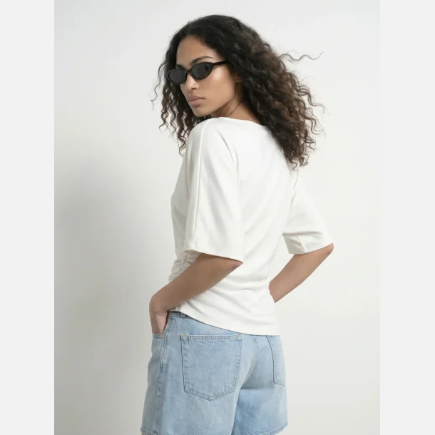 HYPEDROP Yuri SS Draped Top White