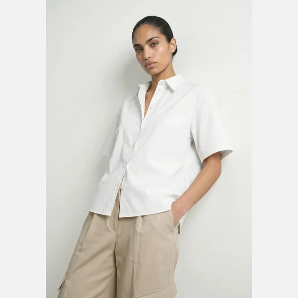 HYPEDROP Hailey SS Boxy Shirt