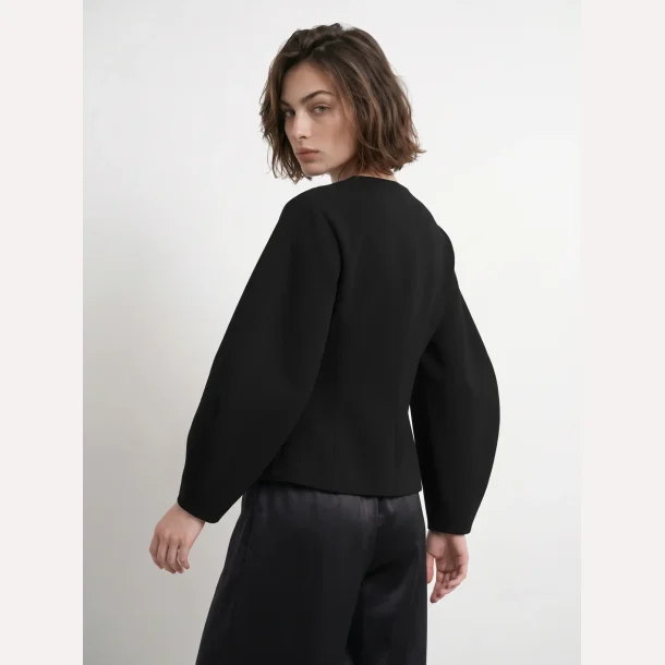 PREORDER HYPEDROP Gia LS Fitted Blazer Black