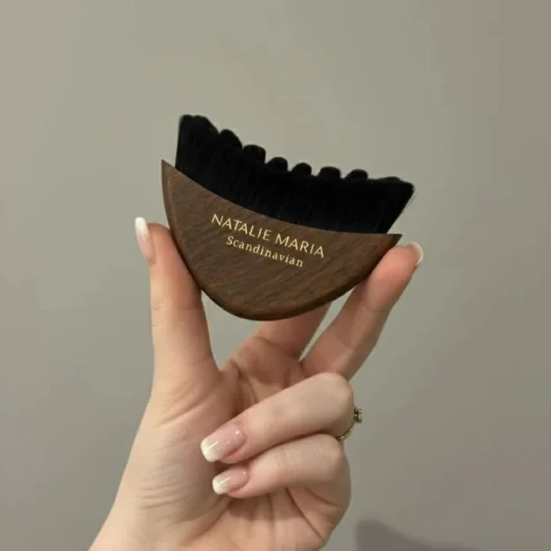 Namiso Natalie Marie Scandinavian Depuff Face Brush Valn�d