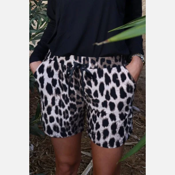 Liberte essentiel Alma shorts Big lux leo fossil