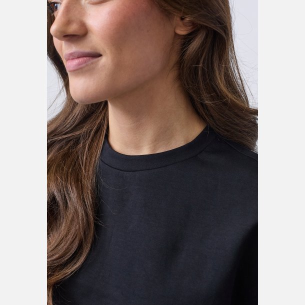 Sisters Point Veda Tshirt Black