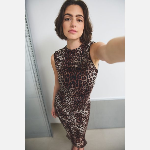 Noella Sutton tawnee kjole