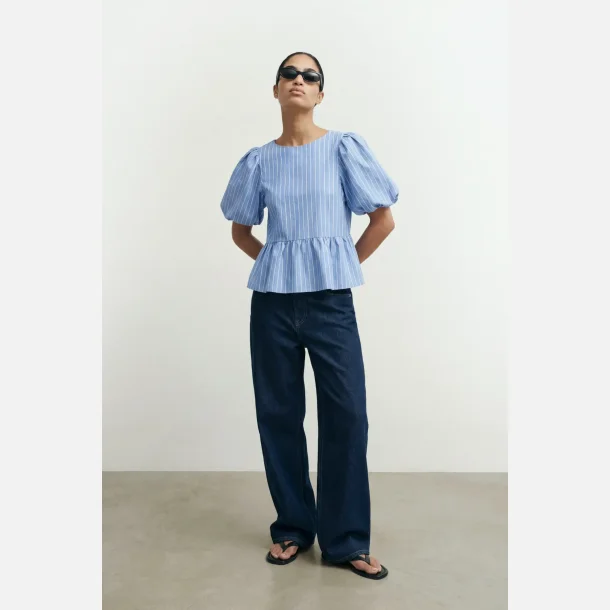 HYPEDROP Pavlova Volume Sleeve Top Blue